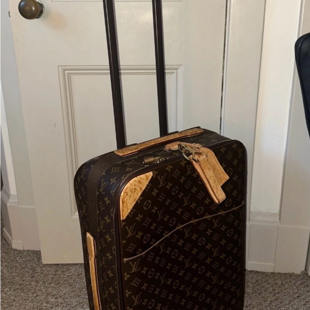 Louis Vuitton Monogram Rolling Suitcase with Vachetta Trim - Brown/Tan - Picture 5 of 9